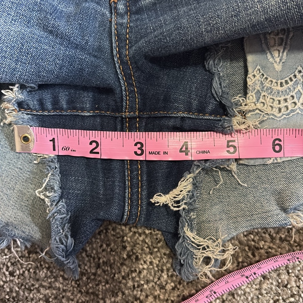 ❌ SOLD ❌ American Eagle Stretch Denim Jean shorts - AE hi-rise shorts - Picture 8 of 9